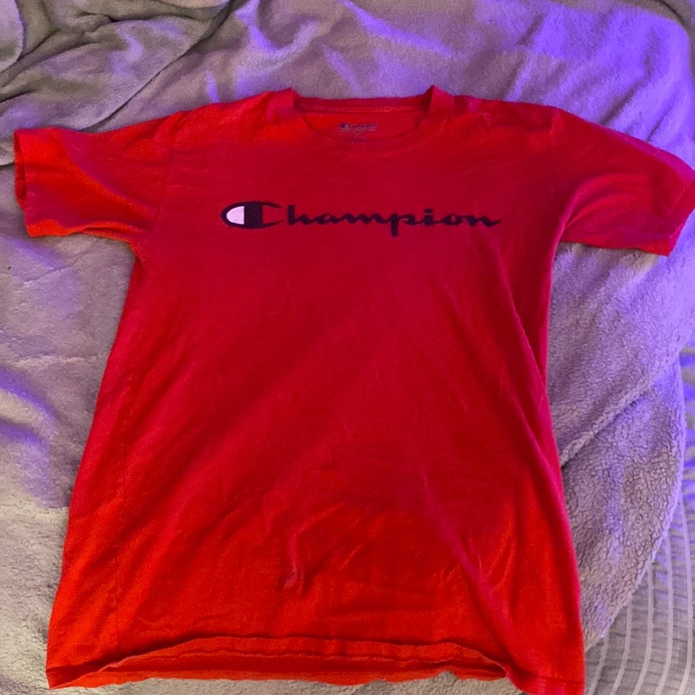 red champion t shirt - brand new never worn - size small
